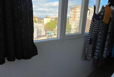Apartament cu 4 camere decomandat, mobilat în Central