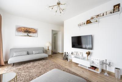 Apartament cu 3 camere semidecomandat în Barbu Văcărescu
