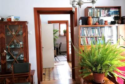 Apartament cu 3 camere semidecomandat în Blumăna