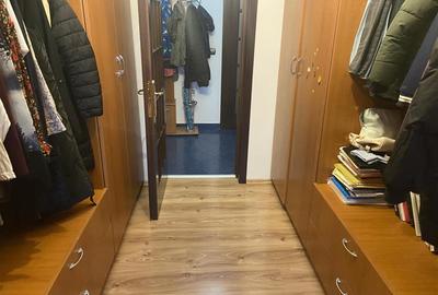 Apartament 4 camere , zona centrala - Inspectoratul Scolar ,suprafata 109 mp , e - 7