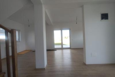 Vila tip Duplex  P+1, curte proprie / Otopeni - 3