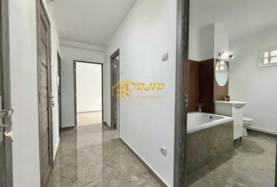 Apartament cu 3 camere semidecomandat în Podu Roș