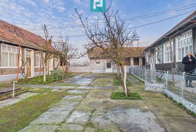 Proprietate cu 3 case din văiugă și teren în Nadab - 16