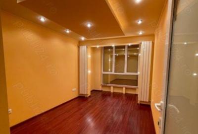 Apartament cu 3 camere semidecomandat în 1 Decembrie 1918