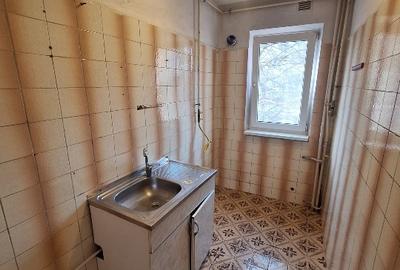 VÂND SAU SCHIMB * APARTAMENT 3 CAMERE * STRADAL * STR TULCEI NR 5 * ETAJ 2 * - 7