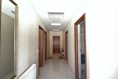 Vila Superba pentru 2 familii /9 Camere /Curte 721 - 7