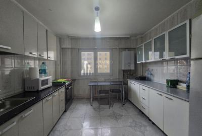 Apartament 104mp-utili 2bai centrala -an 1985 -Bd. Chisinau -Mega Mall - 6
