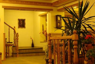 Super proprietate, :  hotel de 4 stele , 19 camere la cheie, teren 6200 mp - 14