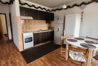 Apartament cu 3 camere semidecomandat, mobilat în Florești