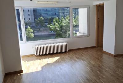 Vânzare apartament de 3 camere Unirii - 1
