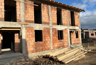Duplex modern cu 4 camere și curte de 250 mp - 2