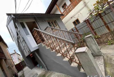 Casa 6 Camere P+1, Targu-Carbunesti - 1