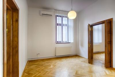 Piata Pache Protopopescu - Casa cu 11 camere si doua locuri de parcare - 12