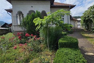 CASA SI TEREN DE VANZARE TG.OCNA IN EXCLUSIVITATE - 1