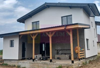 Săbăreni, casă p+1E+m, 5 camere, 3 bai, terasă acoperită, CT - 6