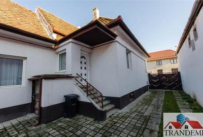 Casa singur in curte cu 1.300 mp teren  - zona Calea Turnisorului