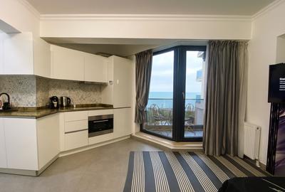 Studio | Vedere frontala spre lac | Solid House Butoaie | Termen lung - 1