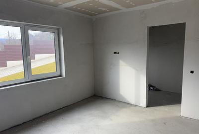 Case individuale , Stolna, in curte privata - 9