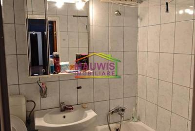 Vand apartament 3 camere Piata Straduintei - Niculitel - 12