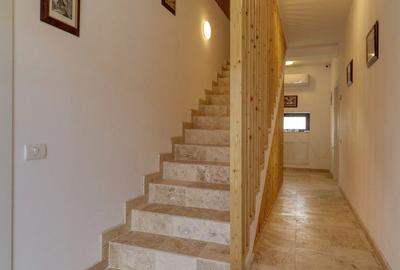 Vilă individuală- P+1+M | 19 camere | 400 mp utili/ 8 parcari - 9