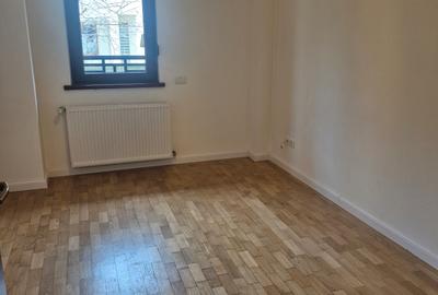 3 camere decomandat, bloc 2010, metrou , pereti interiori din caramida - 23