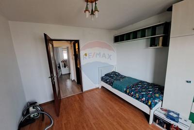 3 camere de închiriat, zona Spitalul Județean - 3