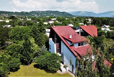 Casă individuală cu 7 camere în Breaza