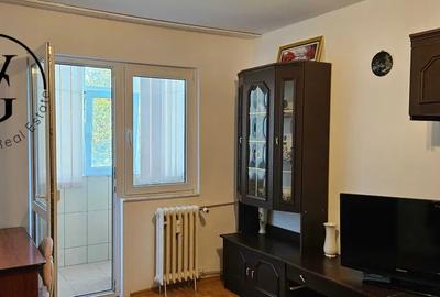 Apartament cu 2 camere semidecomandat, mobilat în Tomis Nord
