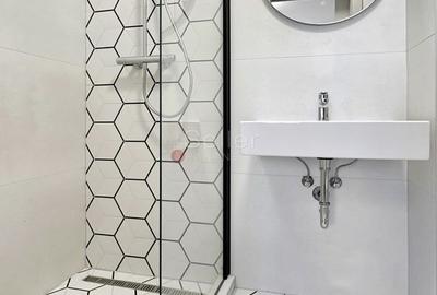 Structura Generoasa Zona Coresi Mall - 21