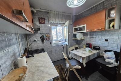 Zona Toma Cozma - Petru Poni Pacurari 3 Camere Dec. - Etaj intermediar - 4