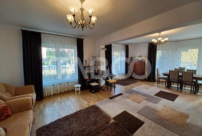Casa individuala de inchiriat garaj pivnita curte generoasa Strand II - 19
