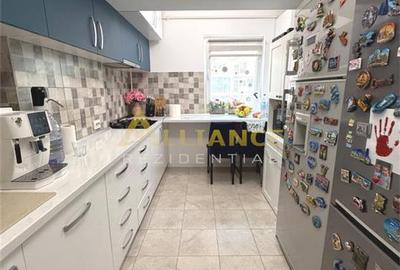 Apartament cu 3 camere decomandat, mobilat în Splaiul Unirii