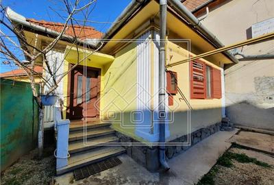 Casa la cheie in Piata Cluj, teren 545 mp, disponibila imediat