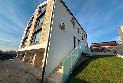 Casa noua , D+P+E+M, cu 5 camere, garaj dublu, in Dambu Rotund! - 1