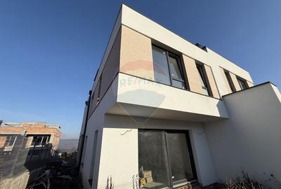 COMISION 0%-  Casă / Vilă cu 5 camere de vânzare semifinisata - 13