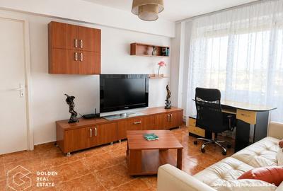 Apartament cu 3 camere semidecomandat în Central