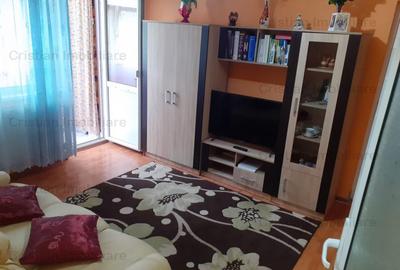 3 camere, etaj 1, MOBILAT SI UTILAT, zona Viziru 1 - 2