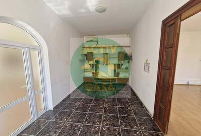 Spatiu comercial/casa de inchiriat - 6