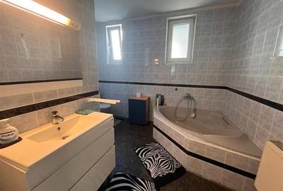 Lugoj,  Vila de Vis Cu Piscina, 440 Mp. Construiti, 820 Mp. Teren - 31