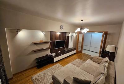 Apartament cu 3 camere decomandat, mobilat în Văcăresti