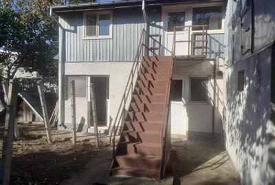 Casă cu 5 camere în Brăilița