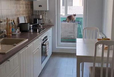 Apartament 2 Camere,Titan,Bratarii,bl.2023,et.3/8,DECOMANDAT,Amenajat,centrala - 3