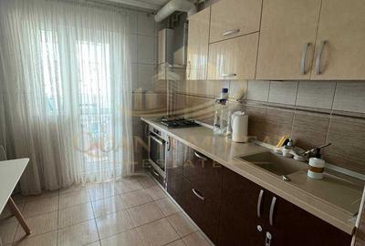 Apartament cu 3 camere decomandat în Pantelimon