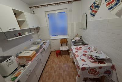 Apartament cu 2 camere, etajul 3/4, zona Tatarasi - 5