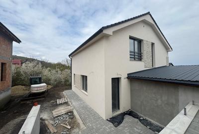 Casa 4 camere, 120 mp utili, teren, CF disponibil, zona Aerodromului Dezmir - 2