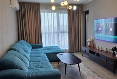Apartament cu 3 camere semidecomandat, mobilat în Pipera