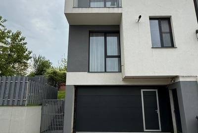 Duplex de vanzare de 120 mp , teren 300 mp zona Vivo - 10
