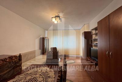 Apartament cu 3 camere decomandat, mobilat în Ampoi 3