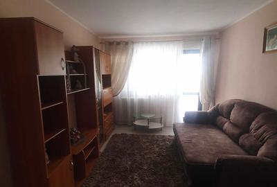 Apartament cu 2 camere, etaj 6/10, zona Podu Ros