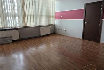 Cladire comerciala - birouri, P+3, stradal, teren 3511 mp - Calea Bucuresti - 13